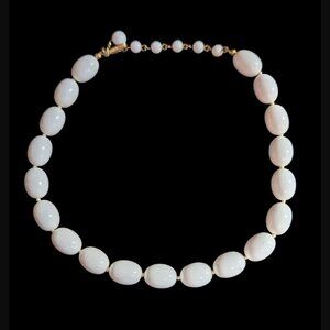 Vintage Trafari White Lucite Oval Bead Gold Tone 16.5" Necklace